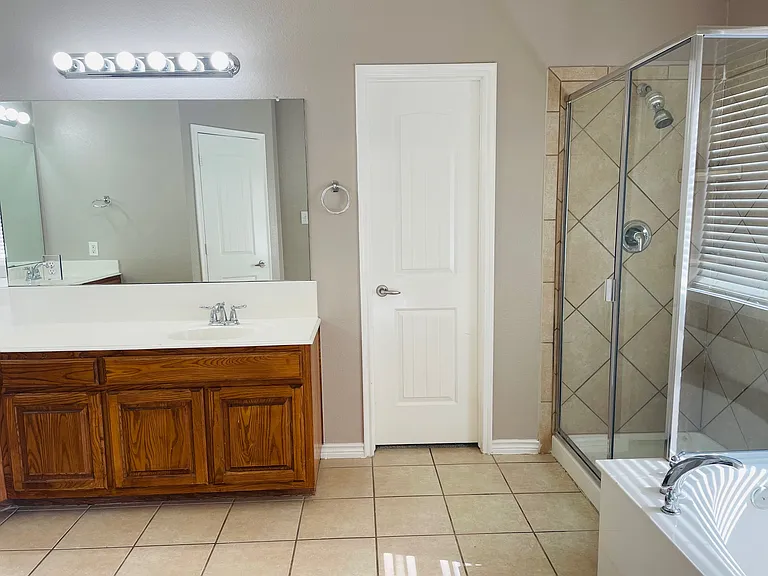 5936 Chisholm Trl — Photo 16