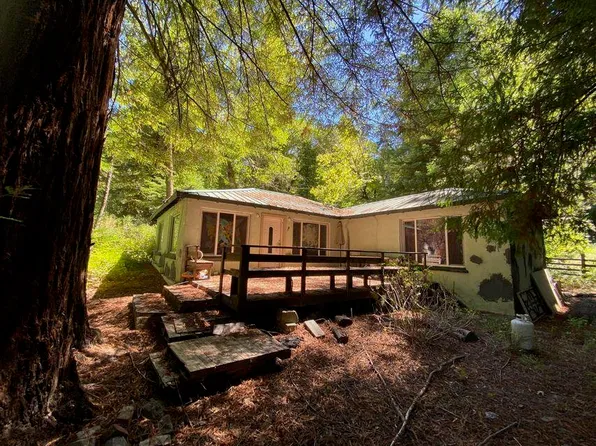 548 Forest Dr, Redway, CA 95560
