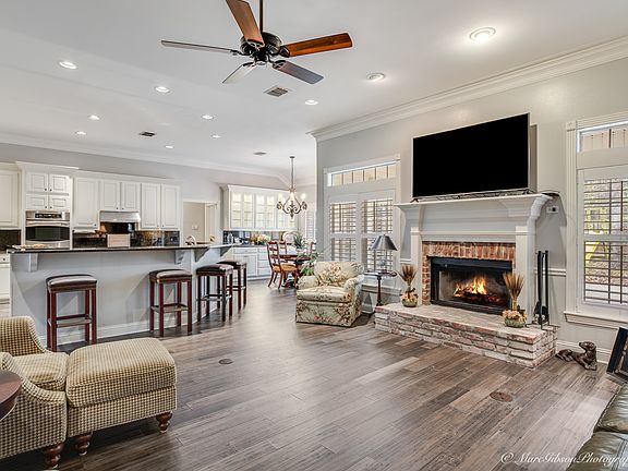 3rd image of 1520 Sommer Cir