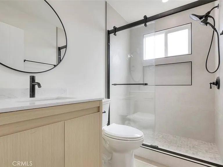 1070 Allen Ave #D — Photo 15