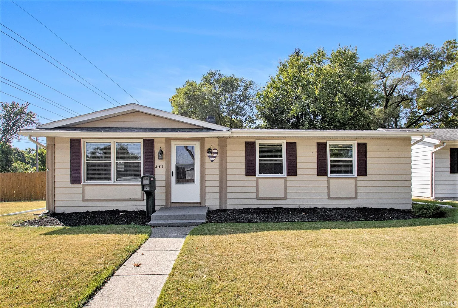 221 Maplewood Ave photo 1