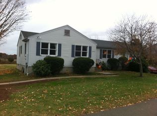 67 Summer St, Guilford, CT 06437