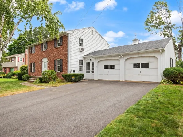 44 Pennsylvania Ave, Reading, MA 01867
