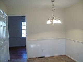 5th image of 306 Robin Dr