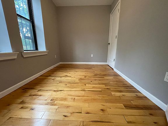 5th image of 295 Hawthorne Ave #1G