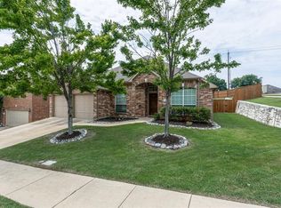 2318 Lake Hollow Cir, Garland, TX 75040