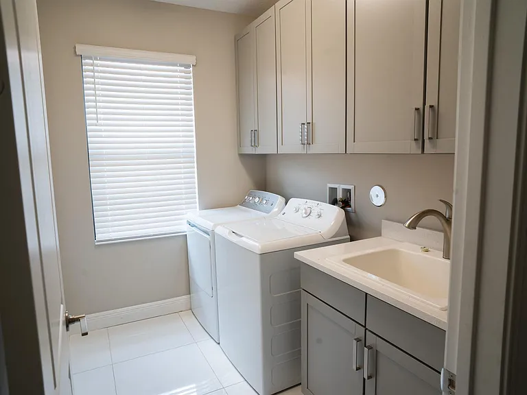 8665 E Baypoint Cir — Photo 17