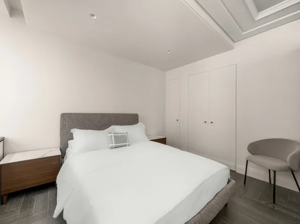 301 Park Avenue image 2 of 14