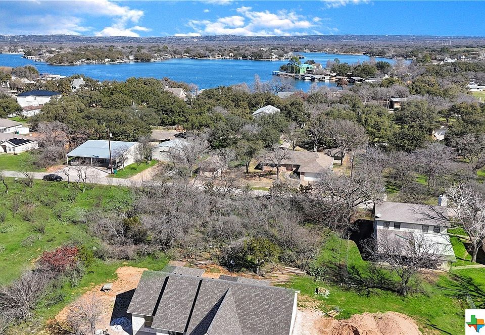1st image of 235 Driftwood Dr