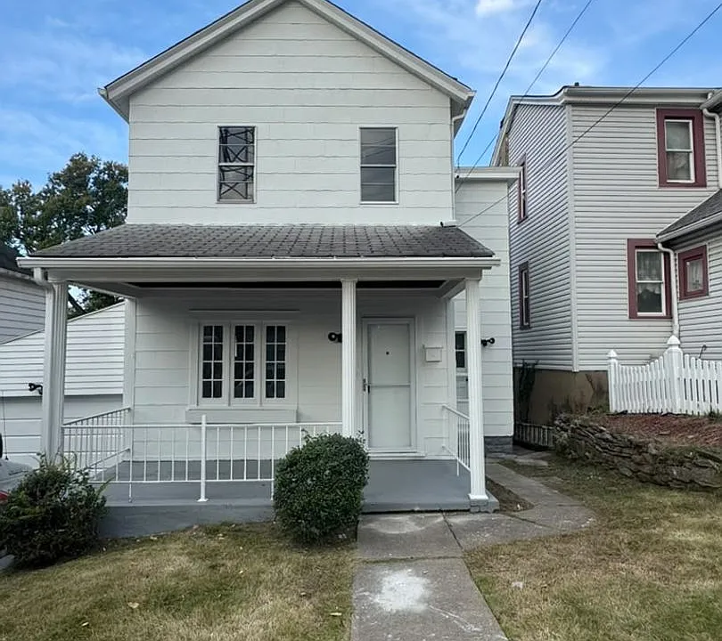 1407 Superior St