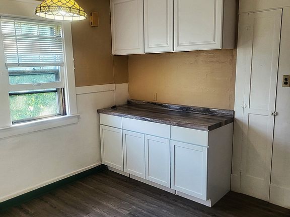 2nd image of 372 Leroy Ave #2
