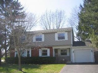 4 Pine St, Deerfield, IL 60015