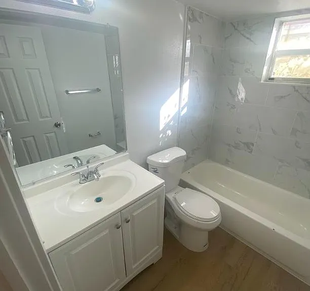 2325 Arthur St — Photo 3