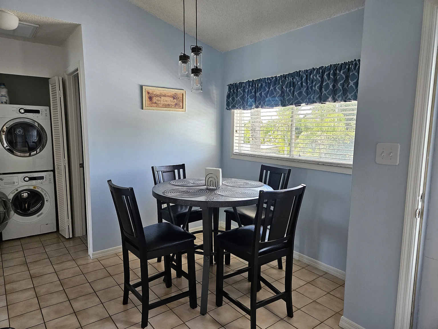 2 bed, 1014 sqft, $2,600 — Photo 2