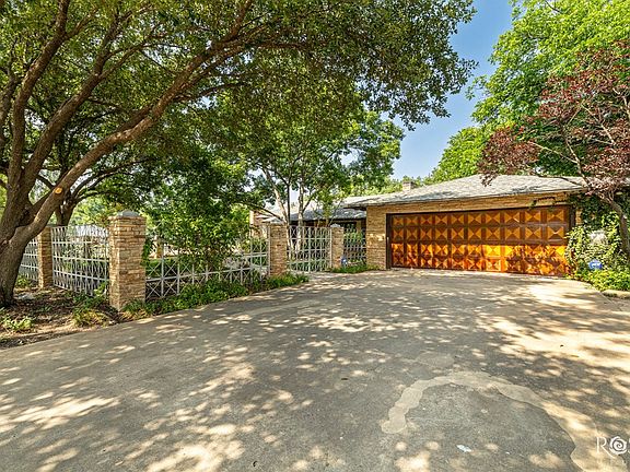 3rd image of 1703 Christoval Rd