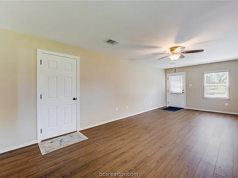 703 Horlock St — Photo 16
