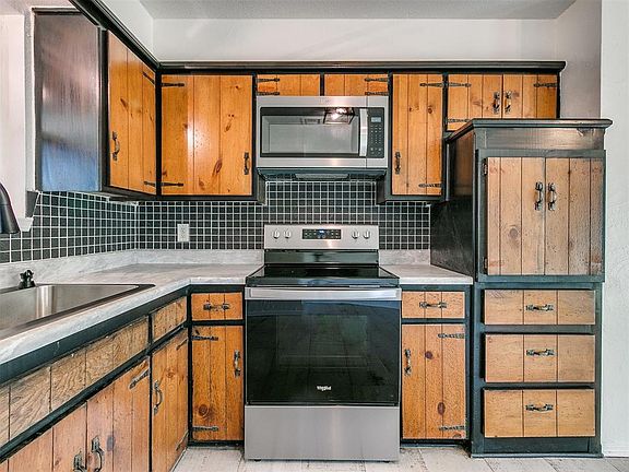 5th image of 416 Jarman Dr