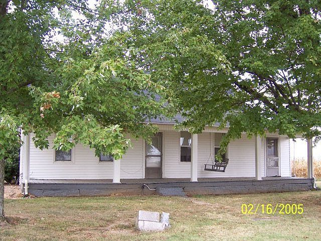 1st image of 701 Garrett Ln
