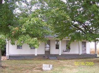 701 Garrett Ln, Greenville, KY 42345