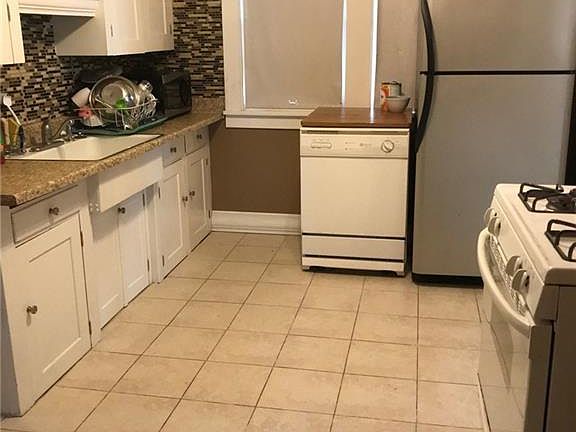 5th image of 14027 Parkdale Ave