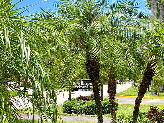 Home For Sale In Delray Racquet Club