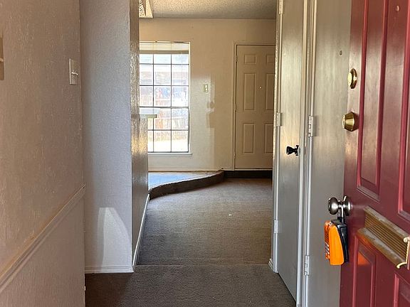 5th image of 401 Asbury Dr