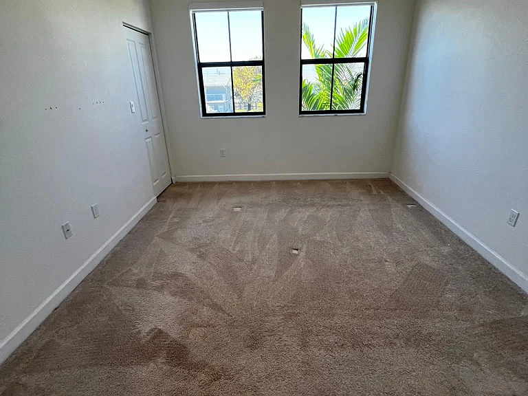 542 SW 19th Ter #542 — Photo 11
