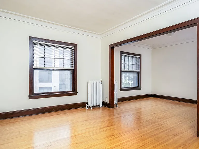 1325 West 27th St — Photo 9