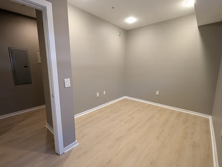 2200 N Sydenham St #1R — Photo 11