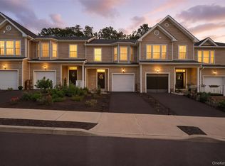 28 Pinto Rd W, Middletown, NY 10941