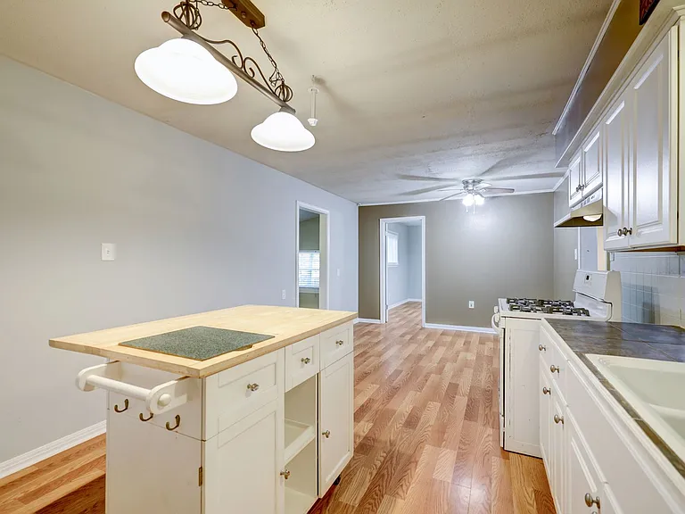9193 Lucille Ln — Photo 16
