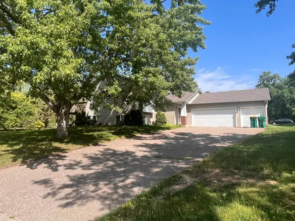 8001 Regent Ave N, Brooklyn Park, MN 55443