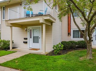 610 Eastbrooke Ln, Rochester, NY 14618