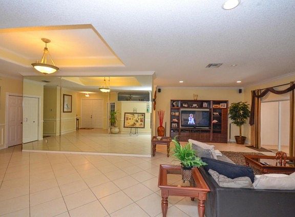 5th image of 6391 Jackson Ln