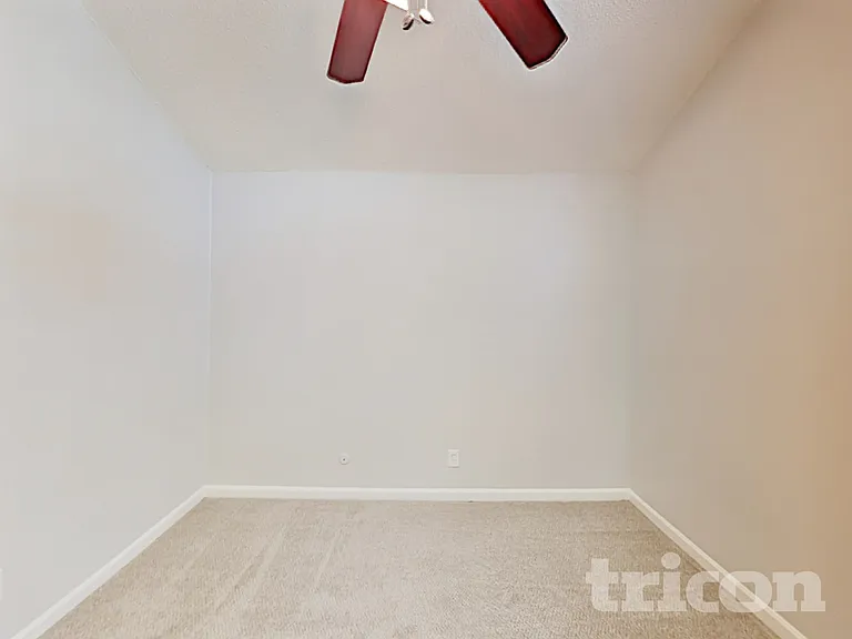 5711 Calumet Dr — Photo 11