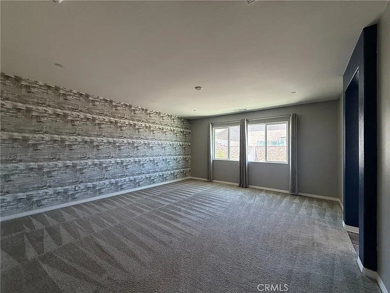26055 Plumcot Dr — Photo 13