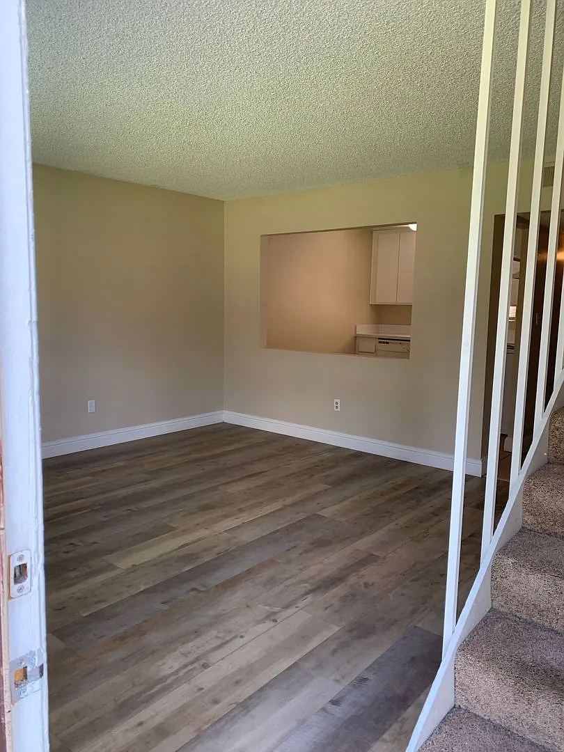 Micheli Court Apartments — Photo 4