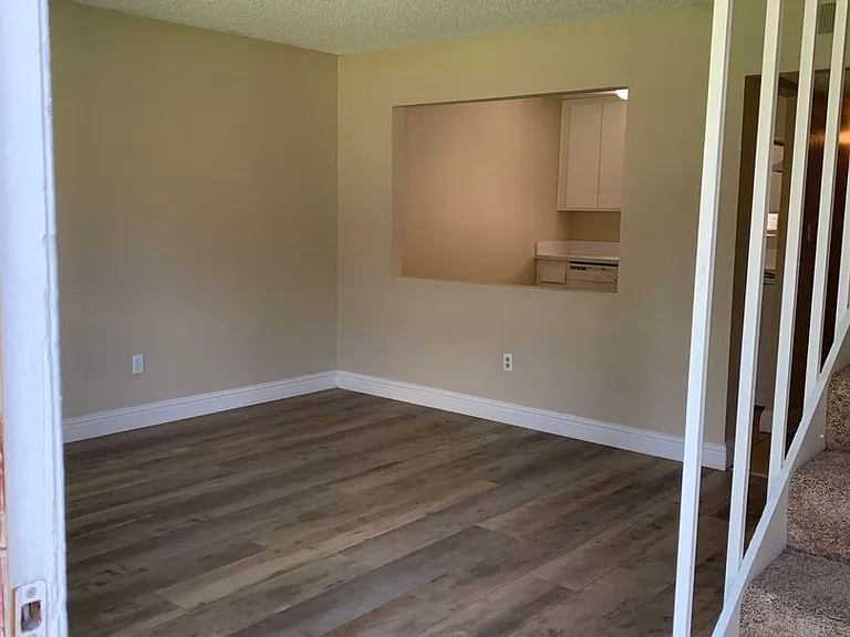 Micheli Court Apartments — Photo 4