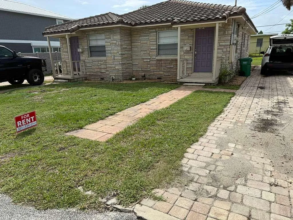 140 Frazar Rd — Photo 3
