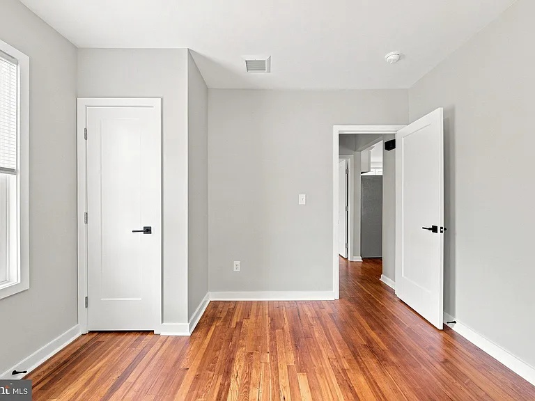 107 Broad Ave — Photo 8