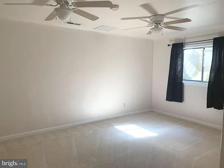 7931 Carriage Dr — Photo 38