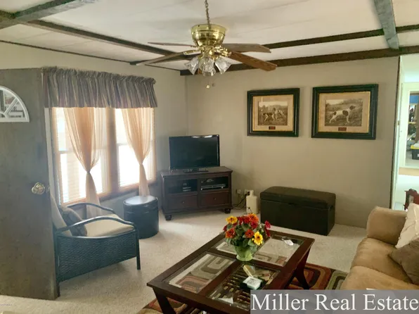 5528 Guernsey Lake Rd, Delton, MI 49046