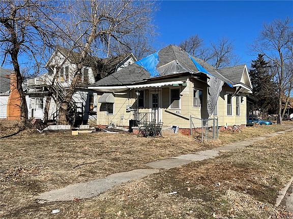 3rd image of 2614 Sacramento St