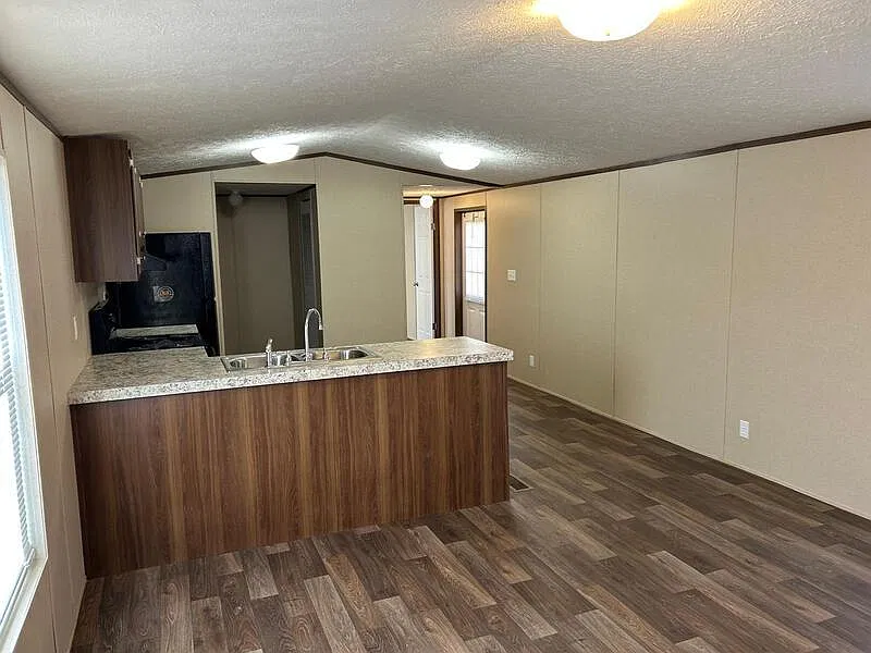3 bed, 2.0 bath, $1,000 — Photo 4