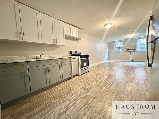 Rented by Hagstrom Management Inc | media 25