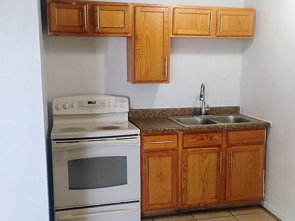 3rd image of 5842 S Park Ave #1