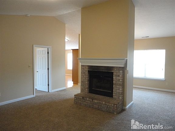 3rd image of 5092 Emmert Dr