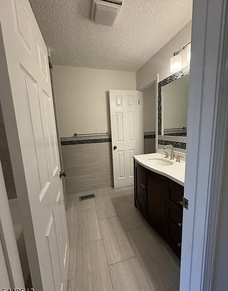 60 Heritage Ln — Photo 13
