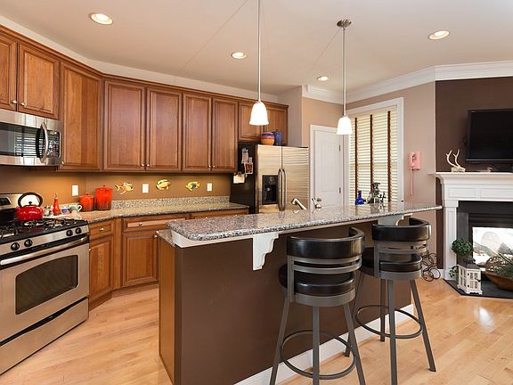 3rd image of 21307 Catalina Cir