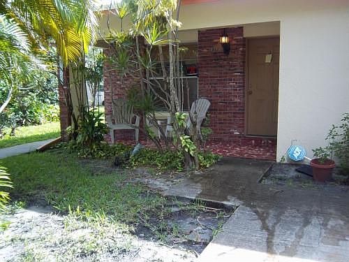1st image of 1494 SW 32nd Ct